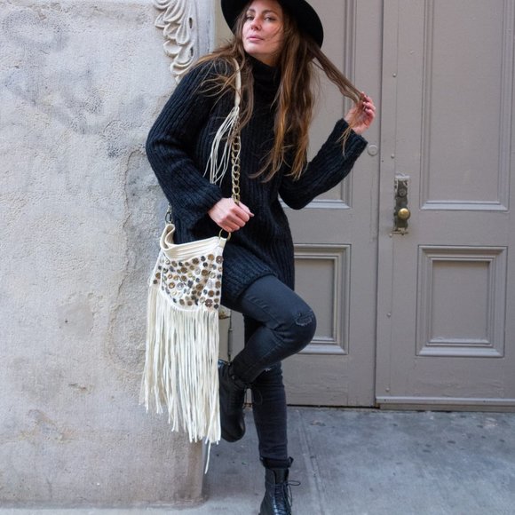 COPY - FREE PEOPLE CECILY BAG in white with leather fringes and antique coins - Picture 9 of 9